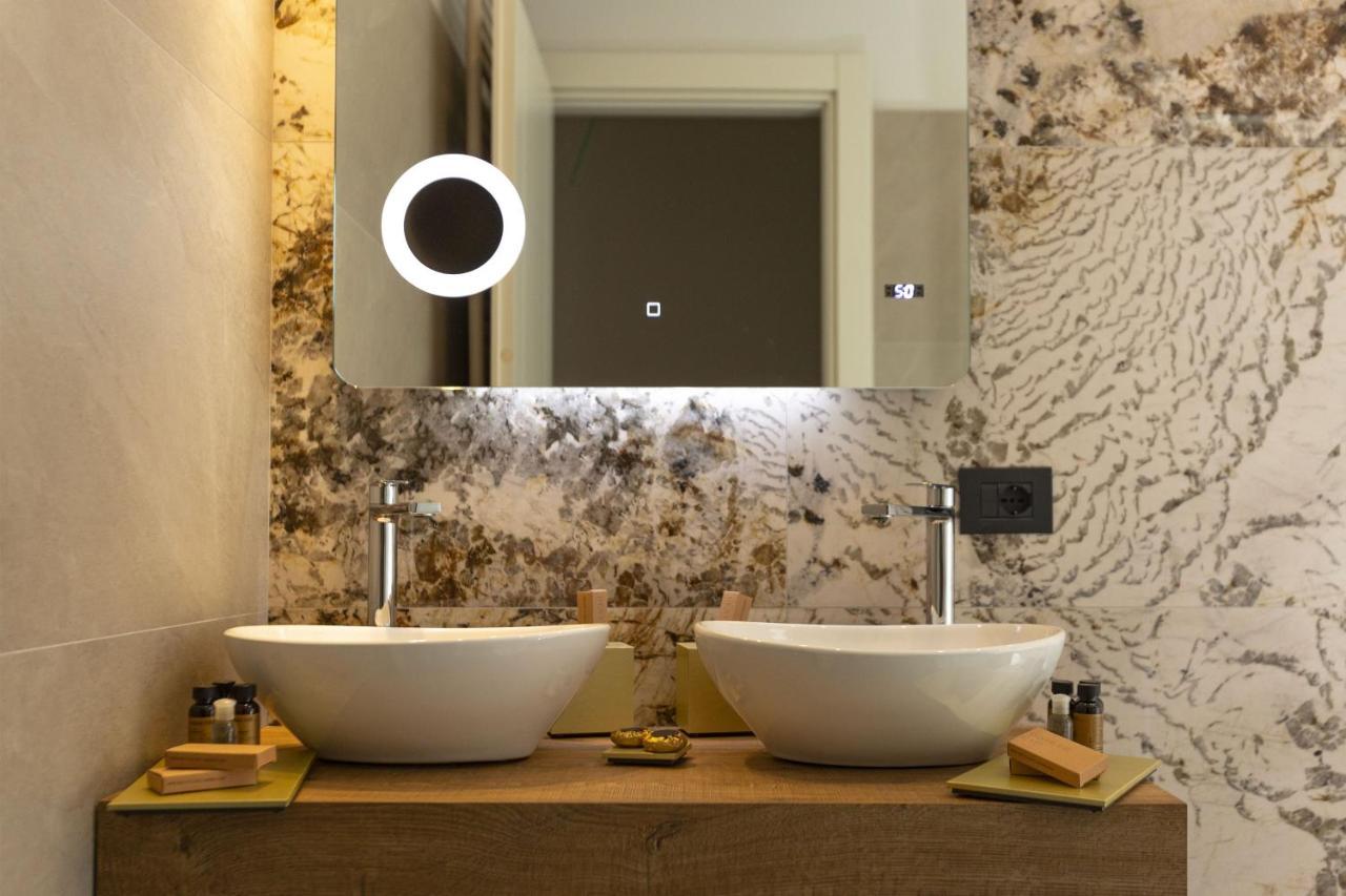 Donna VI Hotel Geraci Siculo ภายนอก รูปภาพ