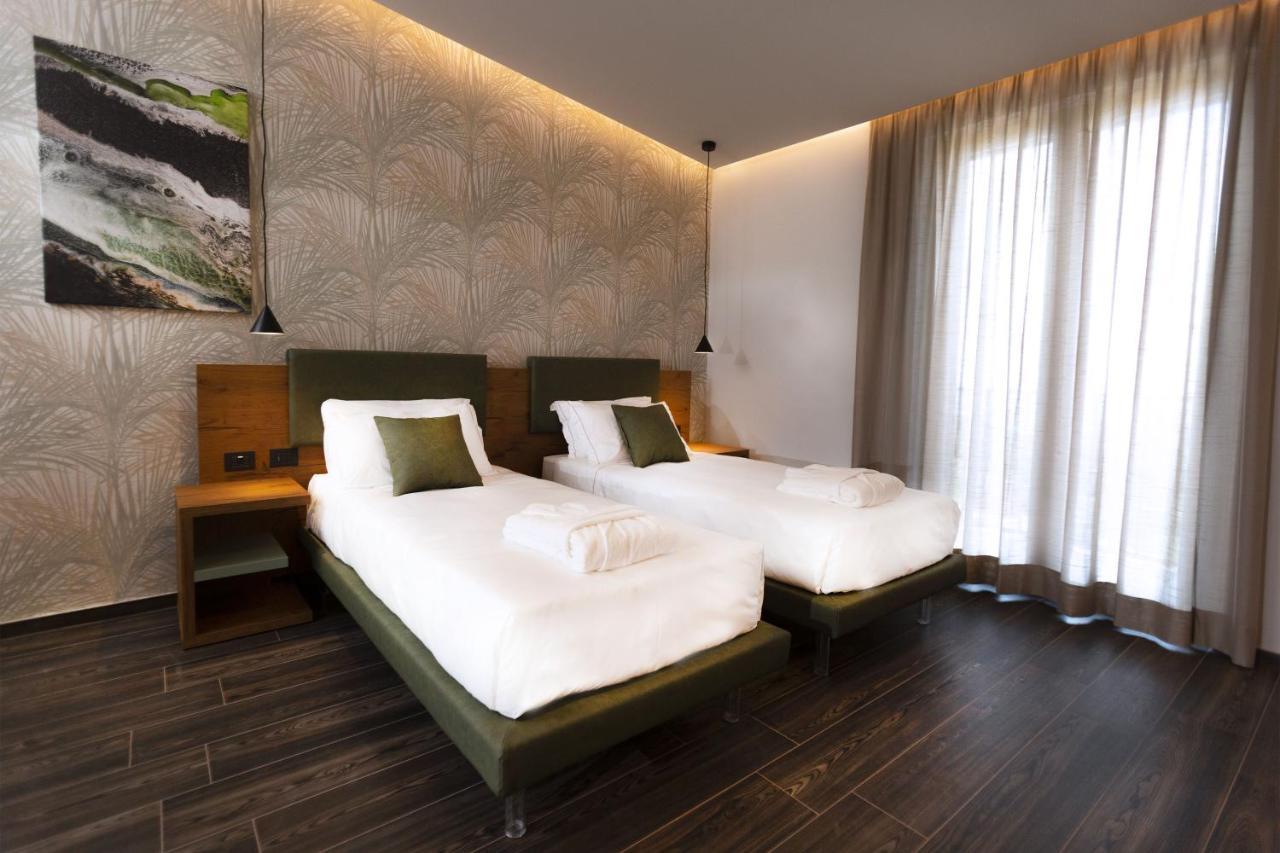 Donna VI Hotel Geraci Siculo ภายนอก รูปภาพ