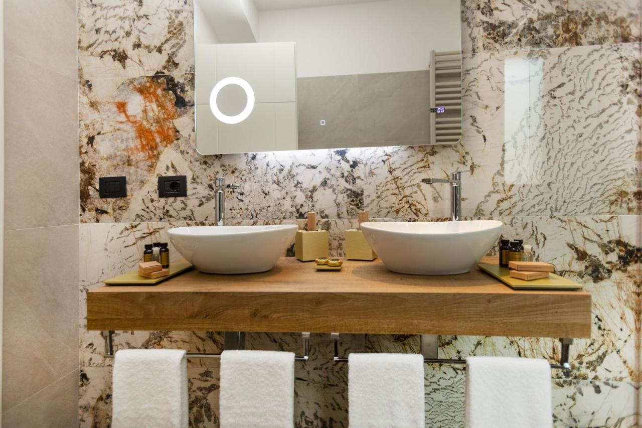 Donna VI Hotel Geraci Siculo ภายนอก รูปภาพ