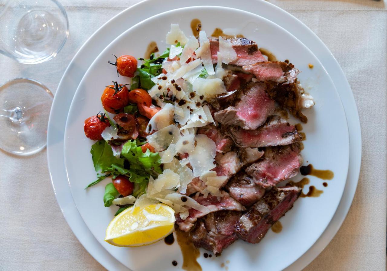 Donna VI Hotel Geraci Siculo ภายนอก รูปภาพ